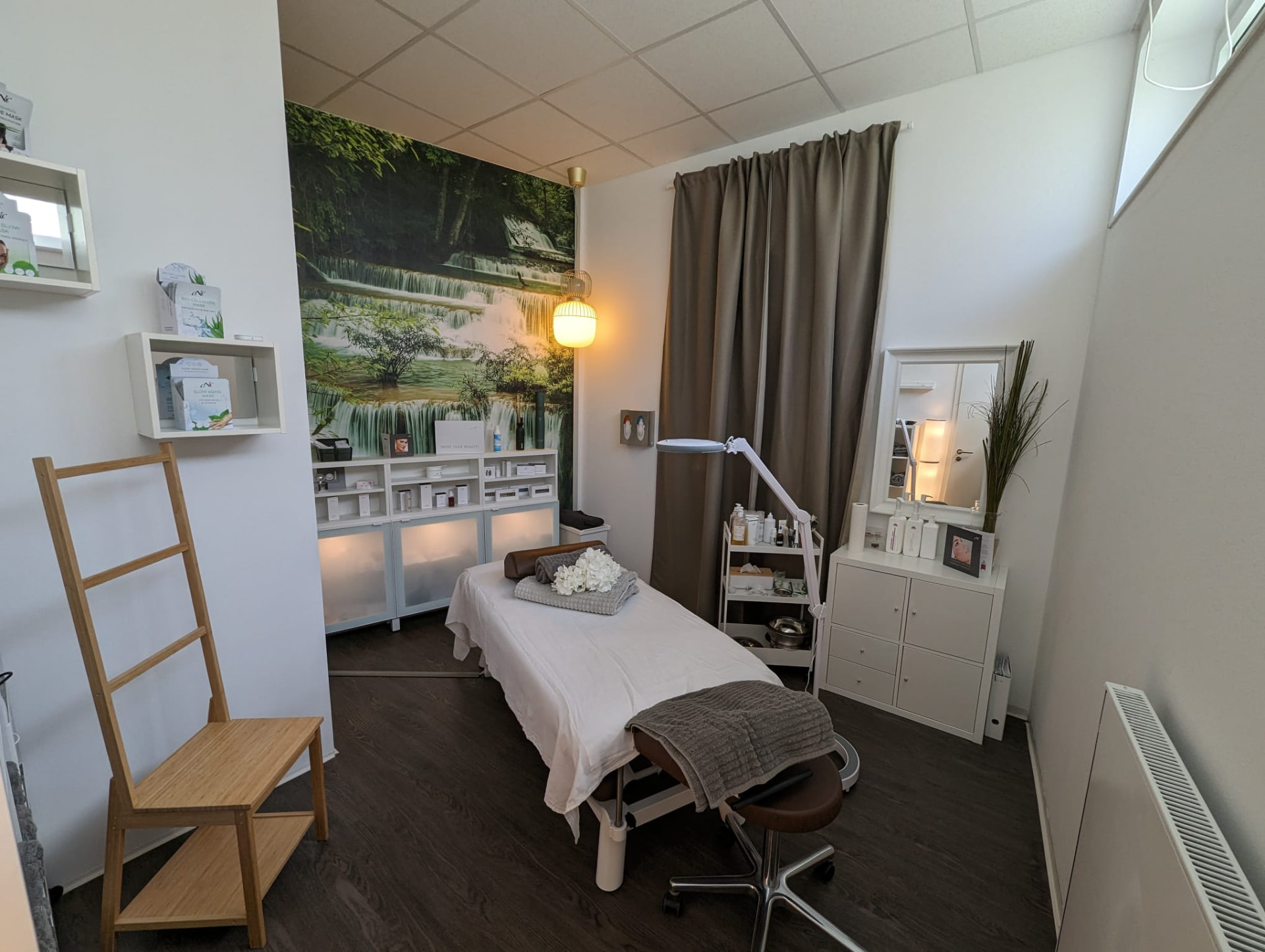Behandlungsraum bei Omnia Sentira in Berlin 1